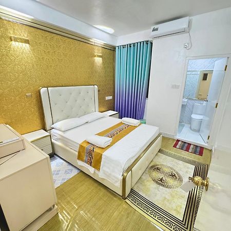Apartament Ontrack Travel Male Zewnętrze zdjęcie